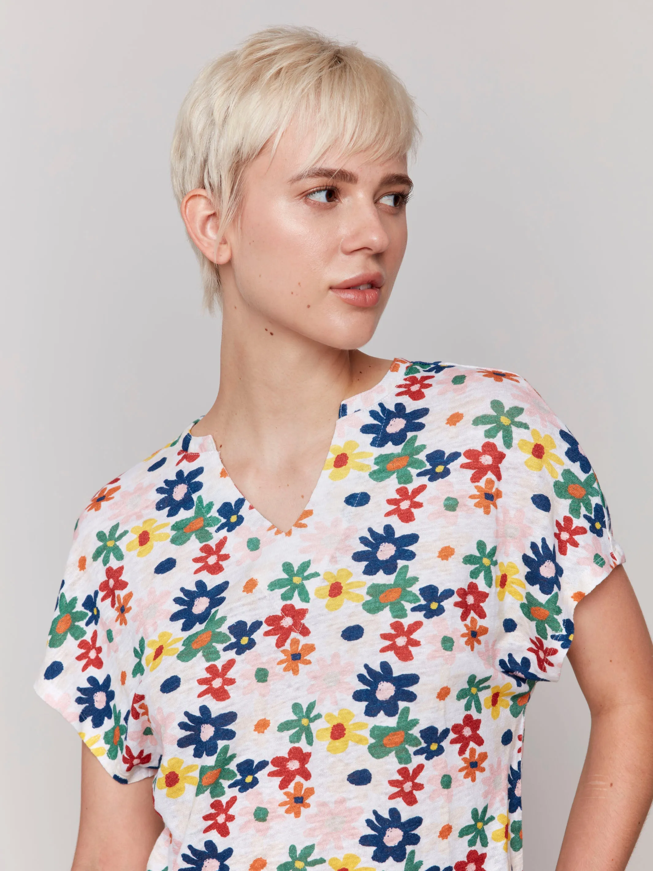 Printed Short Sleeve Dolman Top - Daisies